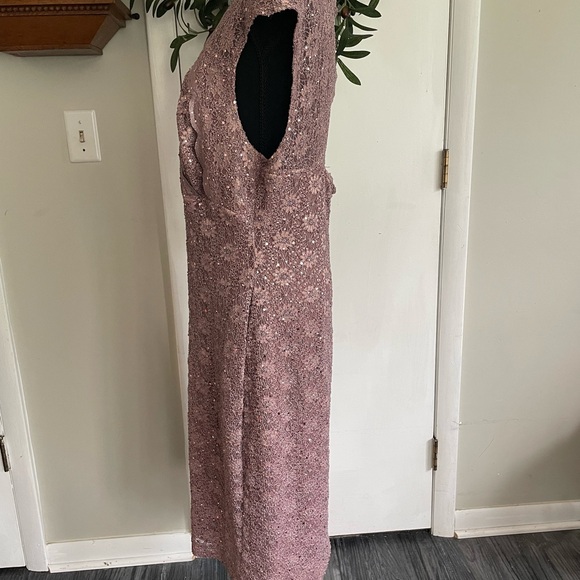 Connected Apparel Rose Sheath Midi with Scalloped Neckline and Keyhole Back - Picture 2 of 6